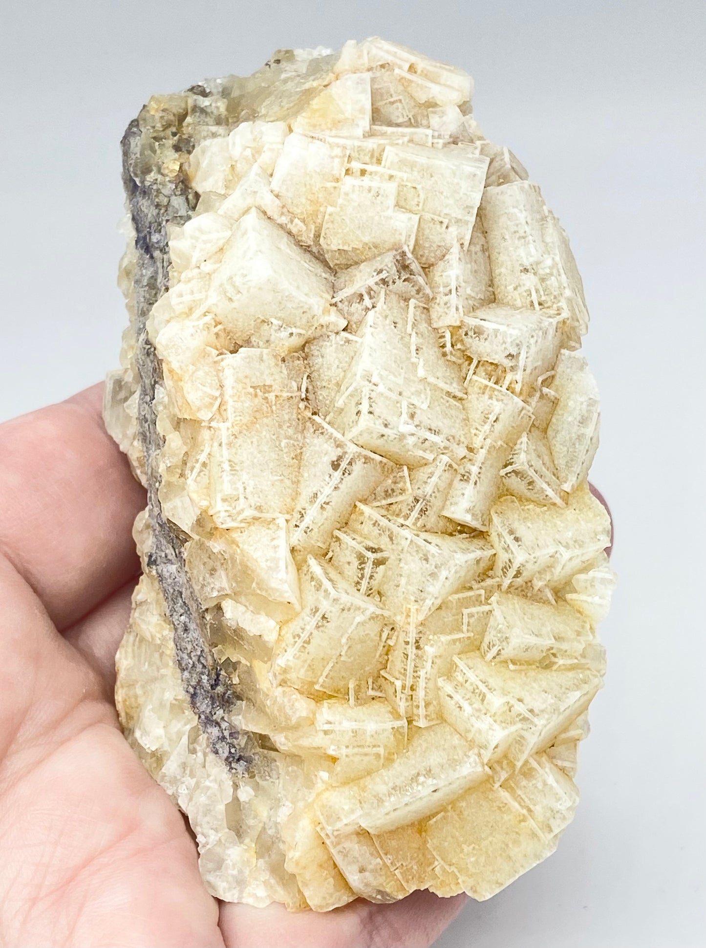 #5 Rare, One Location Derbyshire Cream Edge Fluorite Large Specimen From Pindale Quarry, Castelton, Derbyshire, U.K. 🇬🇧 (Independently ⛏️ Mined)