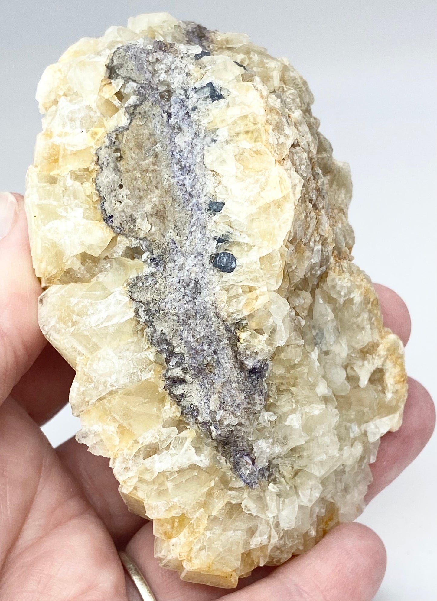 #5 Rare, One Location Derbyshire Cream Edge Fluorite Large Specimen From Pindale Quarry, Castelton, Derbyshire, U.K. 🇬🇧 (Independently ⛏️ Mined)