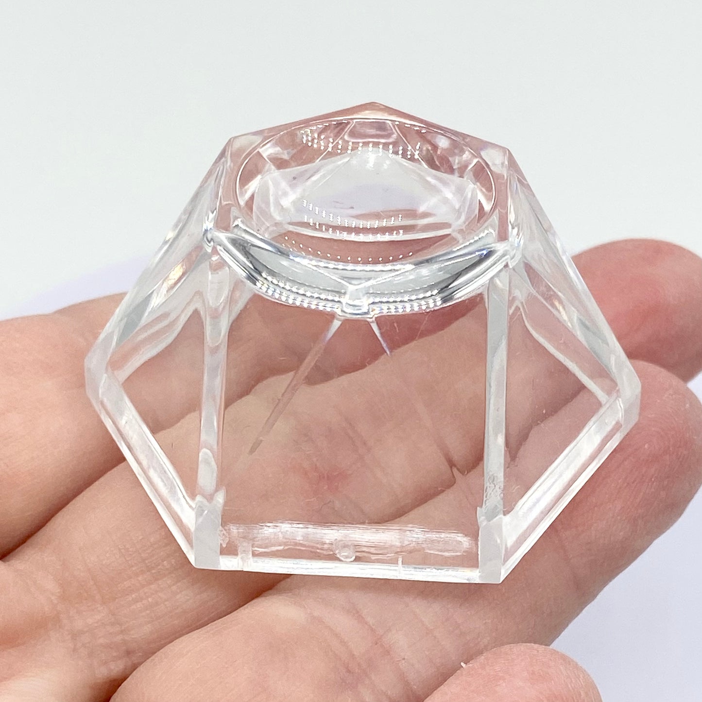 Large Sphere Stand Clear Plastic With Triangle Designs